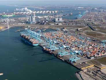 Containerterminal_luchtfoto_klein
